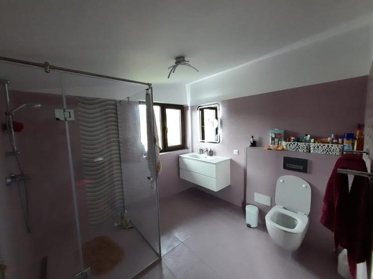 OPORTUNITATE casa “PASIVA - PRIETENOASA CU MEDIUL” 7 camere - 11