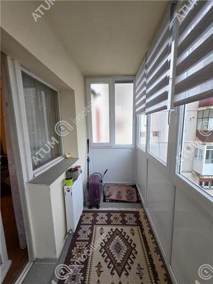 Apartament cu 3 camere decoamndate in zona Valea Aurie din Sibiu - 15