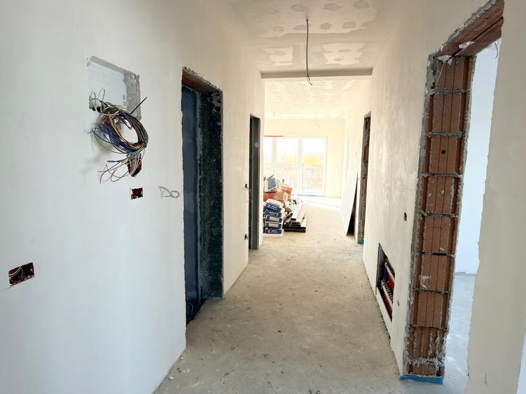 Comision 0 - Dezvoltator 4 cam curte proprie - 160000eur TVA si parcare inclusa! - 6