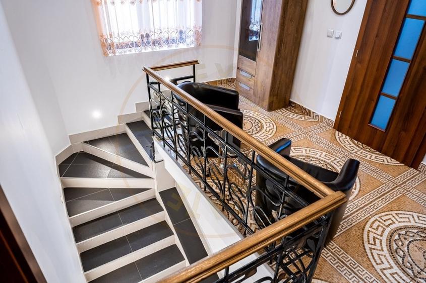 De Vanzare Apartament in casa Central - 8