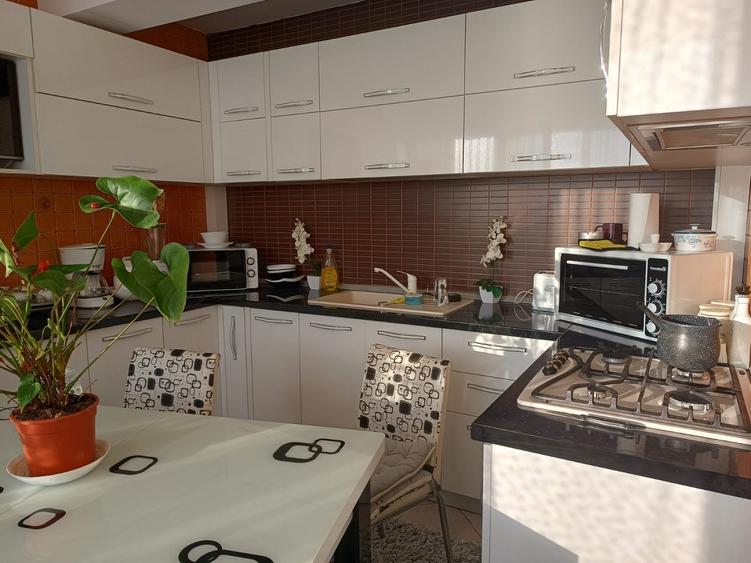 Ofer spre închiriere apartament lux 4 camere în stațiunea Mamaia - 13