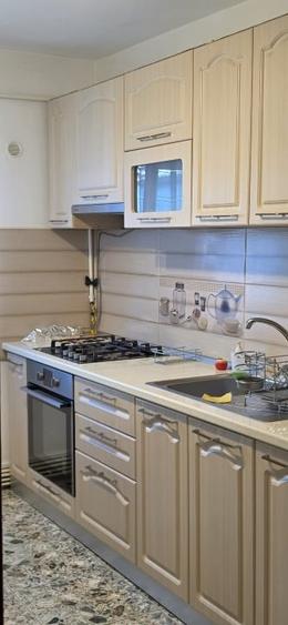 Apartament cu 3 camere decomandat, mobilat în Gară