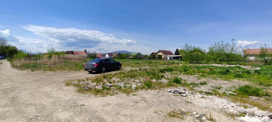 Parcela de teren in zona linistita dar usor accesibila - 4