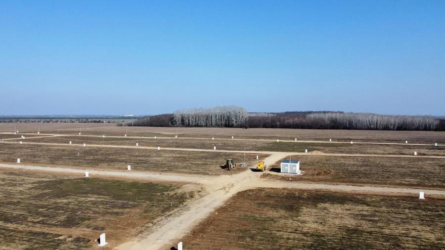 Loturi de teren 638 mp - curent tras la teren - Crevedia - 2