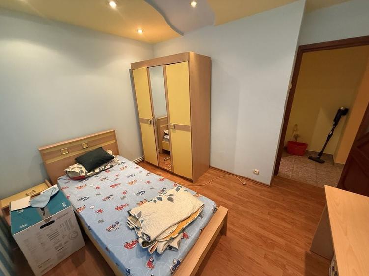 Apartament cu 3 camere decomandat în Plantelor