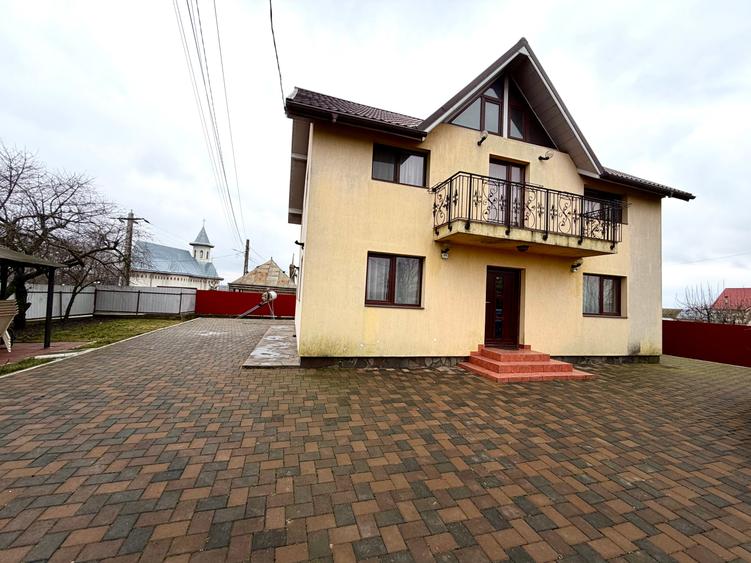 Vila P + M, 1017 mp teren, Siretu - Saucesti - 1