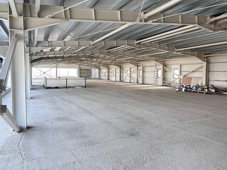 Spatiu Comercial - Showroom -Parter+1/2 Etaj- 940m2 - Zona Industriala - 7