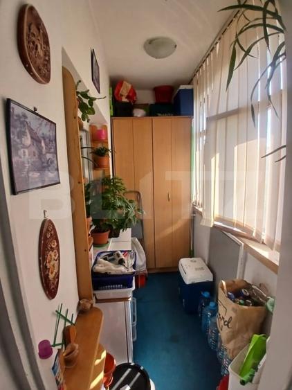 Aprtament de vanzare, cu 3 camere, zona Podul Ros - 12