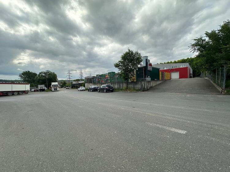 Hala/ showroom de la 300mp la 1796mp, eventual rafturi, zona Vama Iasi - 2