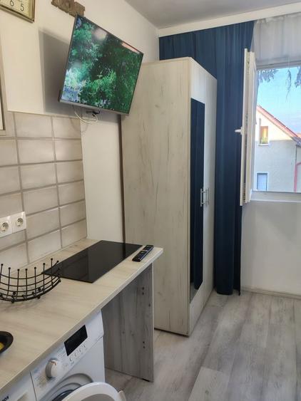 Inchiriez camera de camin - 4