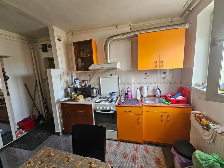 Apartament cu 2 camere semidecomandat în Complex Studențesc