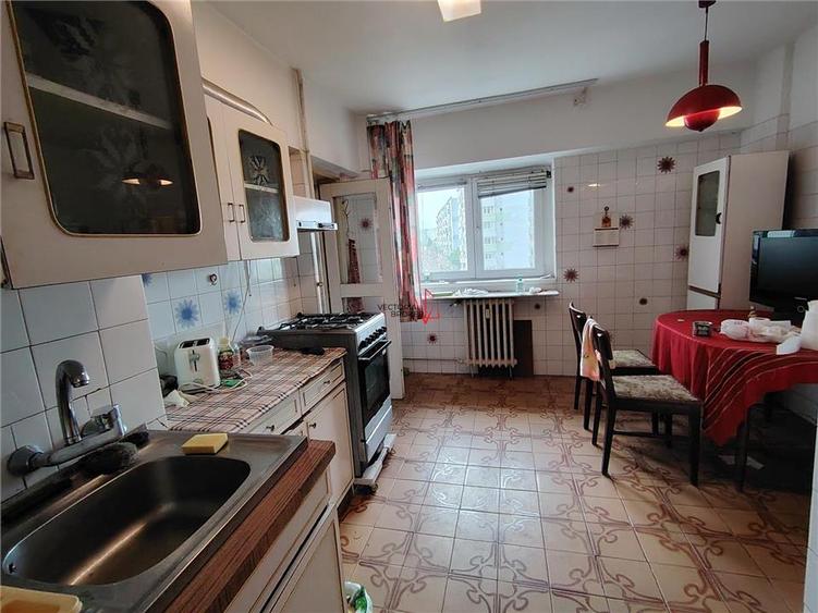 Apartament 3 camere zona Ion Mihalache cu Turda constructie 1984 - 3