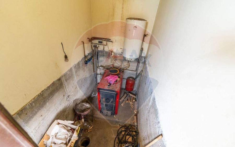 Vila 4 camere si teren 4421mp de vanzare - 3