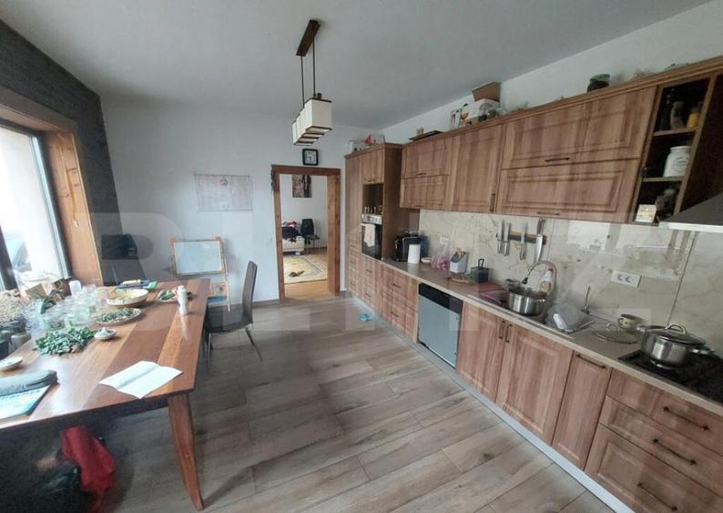 Casa in Sacele cu ciubar curte, pivnita, eleganta, gata de m - 4