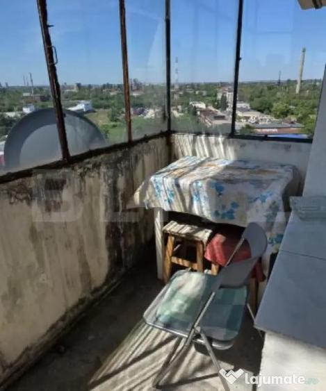 Apartament de vanzare, cu 4 camere, 4 balcoane, 75 mp, zona - 3