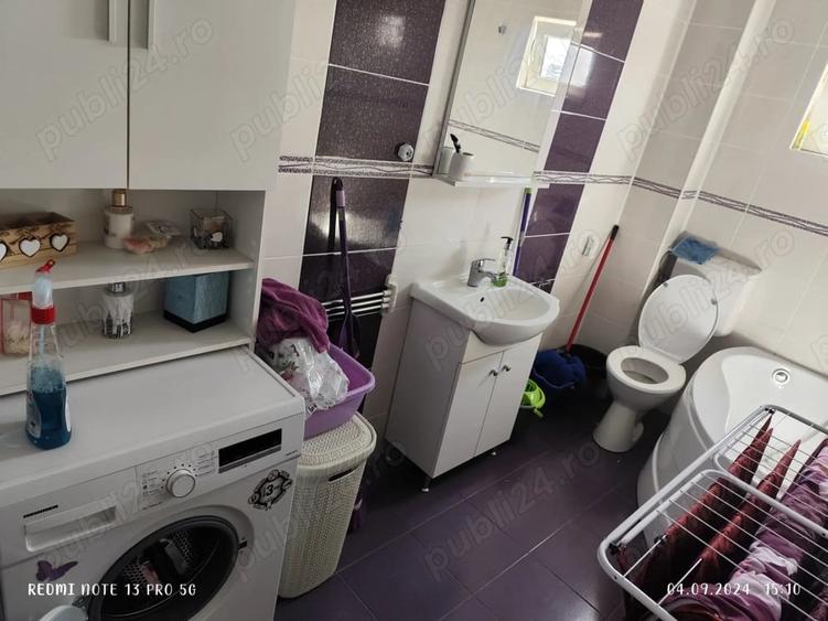 Apartament cu 3 camere decomandat, mobilat în Poarta 6