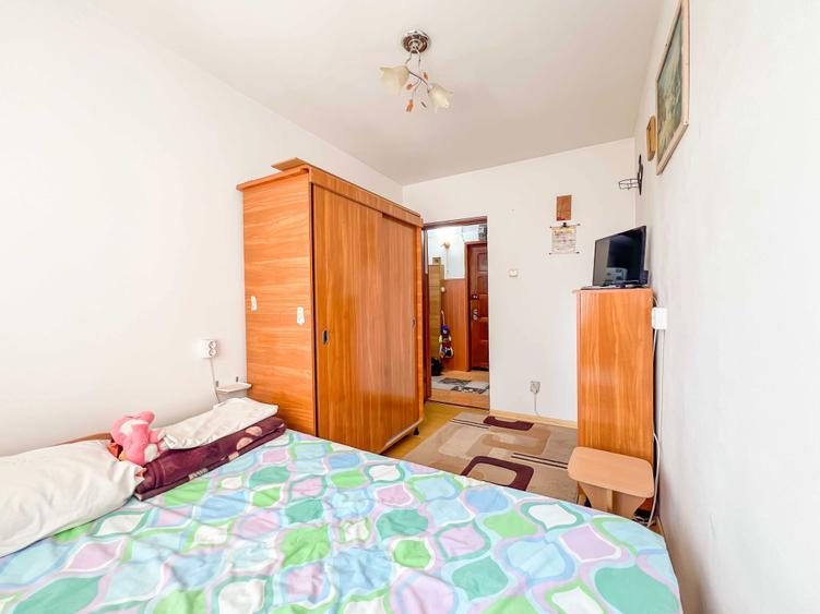 Apartament de vanzare, 3 camere, Semidecomandat, Mobilat & Utilat - 3