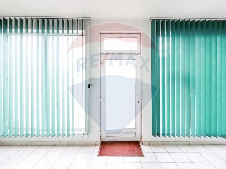 Casa cu destinatie de spatiu comercial, zona Episcopia - 12