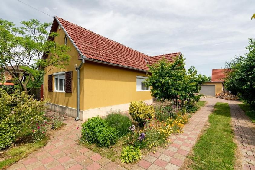 Casa 3 camere langa Oradea-Osorhei , 700 mp teren 12 km de oras - 2