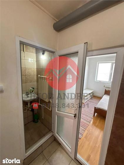 Garsoniera 17 mp Zona Vest, renovata, mobilata, ideal investitie - 2