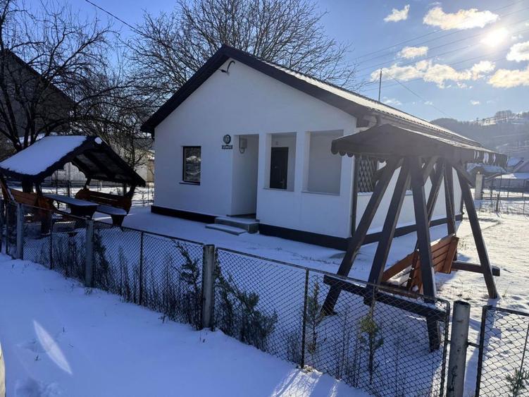 Vand casa vacanta Bucsoaia-Frasin - 1