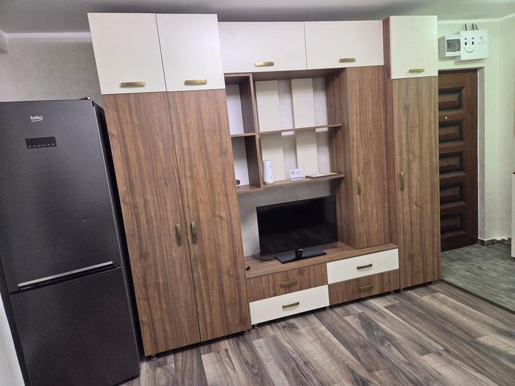 Inchiriere Garsoniera Pret: 1200 lei/luna + o luna avans. Se face contract declarat la ANAF. Pentru mai multe detalii si vizionare, sunati in privat. - 6
