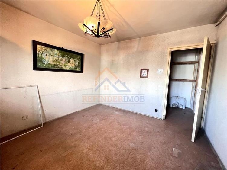 Vanzare Apartament 3 camere 2 bai, bloc din 1980 - Drumul Taberei