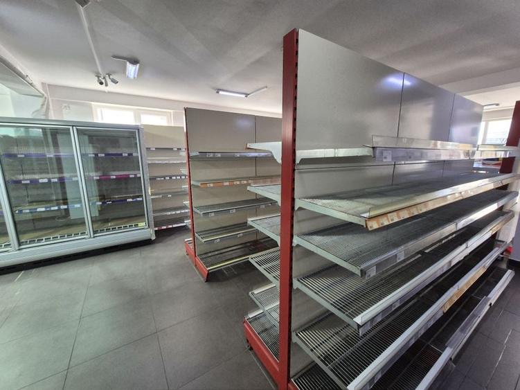 Spatiu comercial 109,54 + 2 locuri de parcare - Varteju - 9