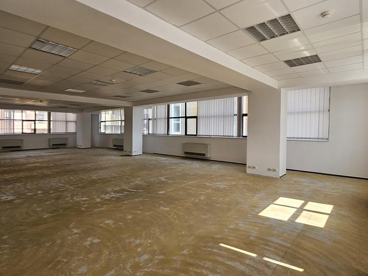 Birou - open space - Expozitiei - 7