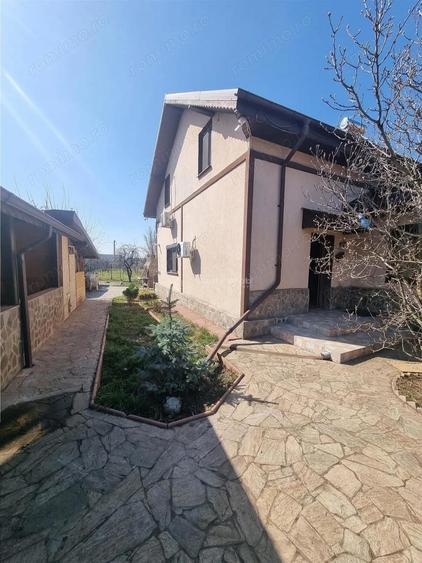 Casa-vila si teren in Nanov - 13