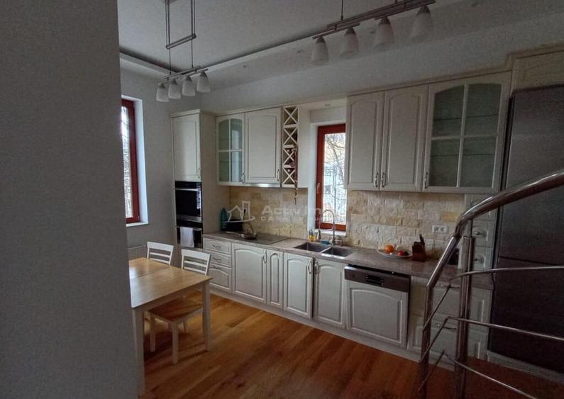 Casa- Vila- 5 camere - Drumul Poienii - 8