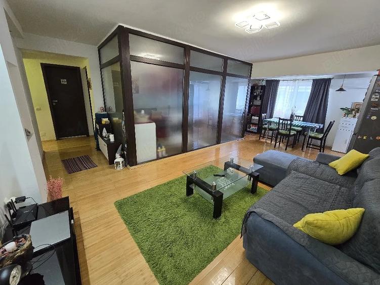 Apartament cu 2 camere decomandat în Drumul Taberei