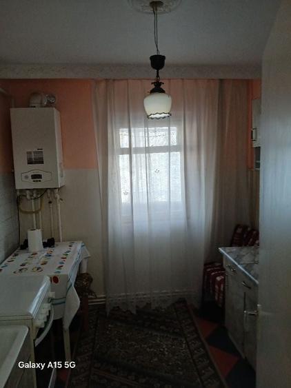 Inchiriez apartament cu trei camere - 1