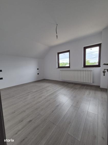 Casă cu 4 camere cu Teren 540 Mp în Măgura