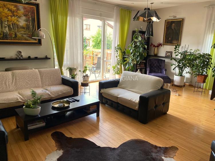 Casă cu 5 camere în Pipera