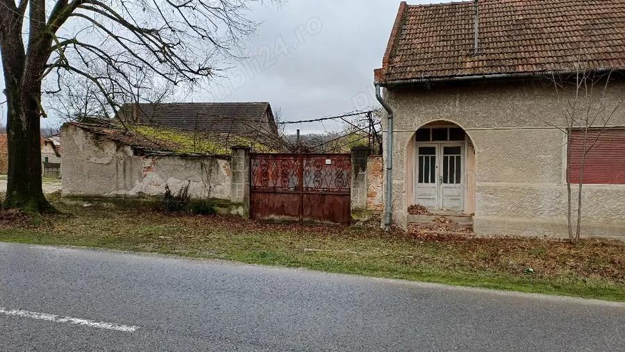 Vind casa cu teren 1400mp-Romanesti Timis - 2