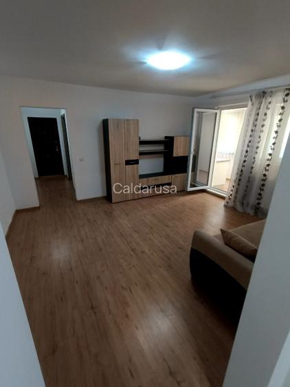 Apartament cu 3 camere, complet renovat! Târgoviște micro 11 Apartament cu 3 camere, complet renovat! Târgoviște micro 11