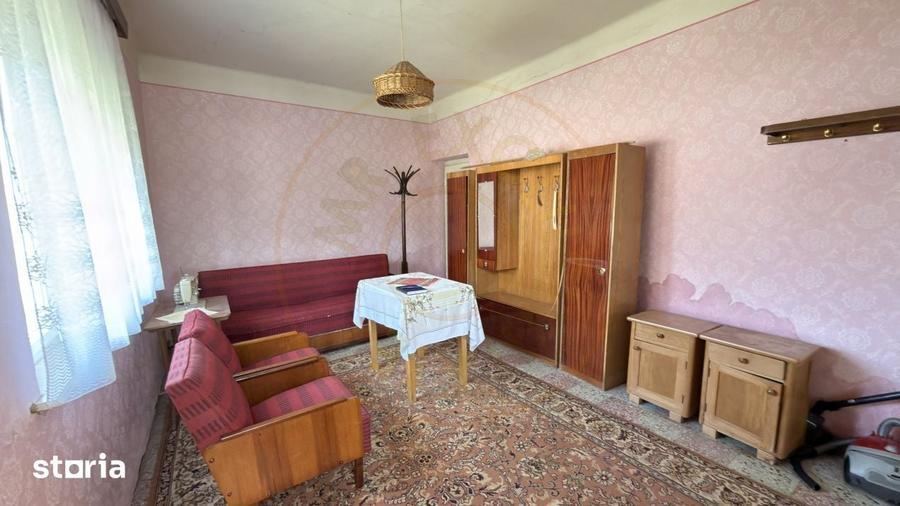 Casa 4 camere, Teren 1955 mp Str. Vezendiului Nr. 366 - Loc. Petresti, - 13