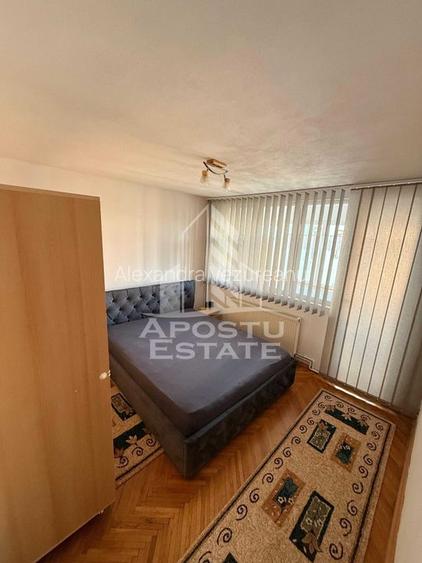 Apartament cu 3 camere, decomandat, etaj intermediar,centrala, Sagului