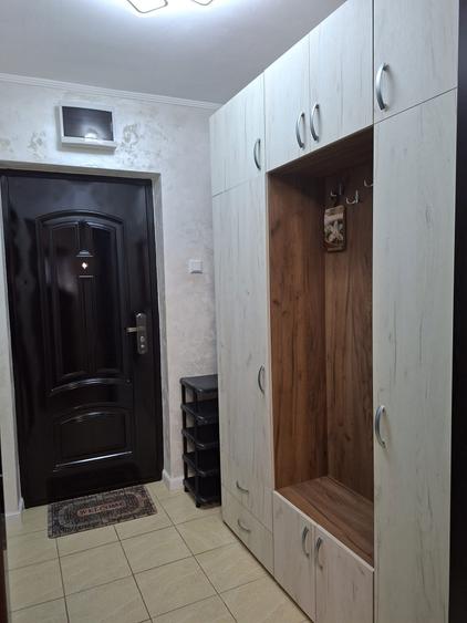 Inchiriez garsoniera - 2