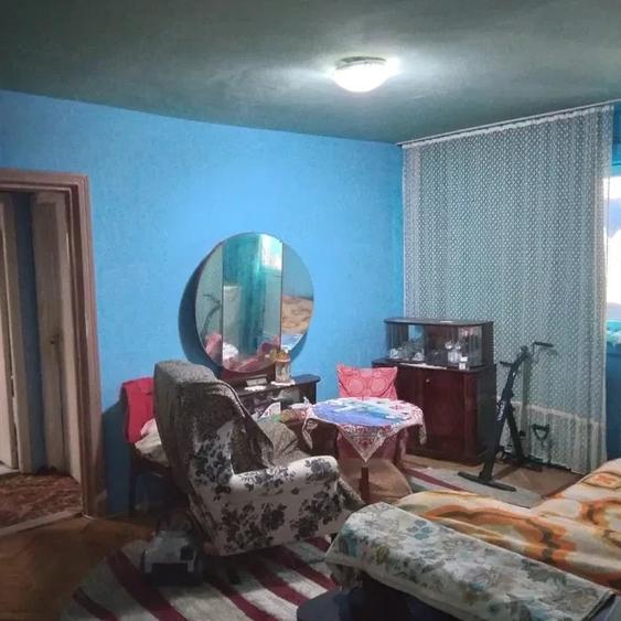 Apartament 3 camere Soarelui decomandat etaj 2 doua bai centrala proprie - 1
