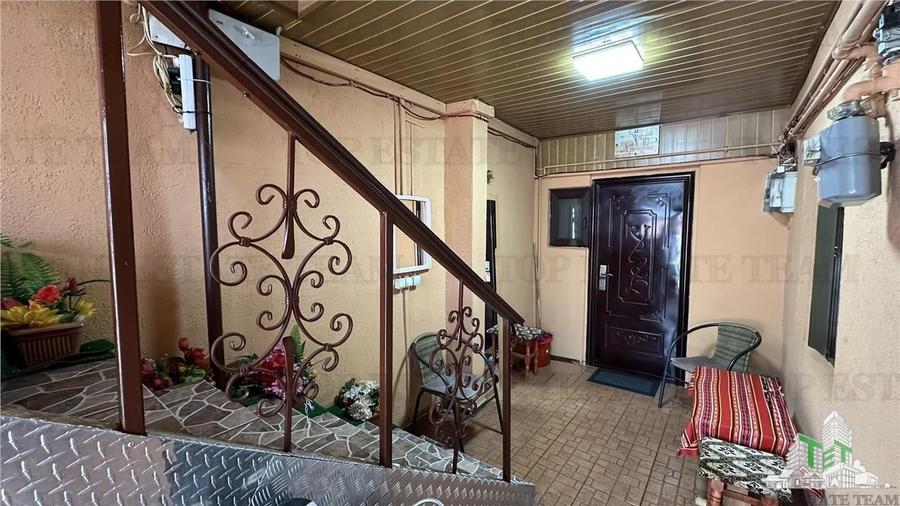 Casa individuala cu 8 camere in zona metrou Republica - 13