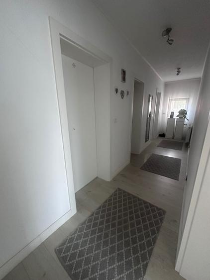 Casă cu 3 camere în Central