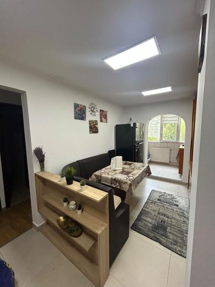 Apartament cu 3 camere decomandat în Rahova