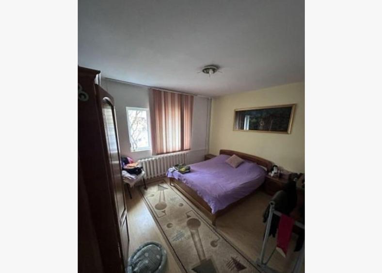 Basarabia Carei Apartament 3 camere - 1