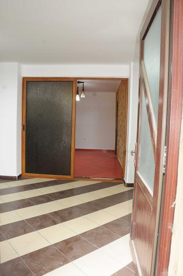 Proprietar vand apartament 2 camere + extindere, parter 52 mp acte in regula intabulat CF, pretabil spatiu comercial - 1