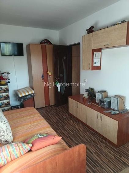 Apartament 2 camere decomandate Mansarda Poarta 6 Constanta