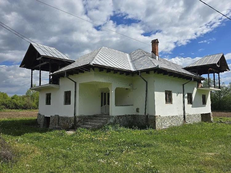 Casa pe funda?ie de piatra cu garaj ?i teren generos in Novaci, Gorj. - 1