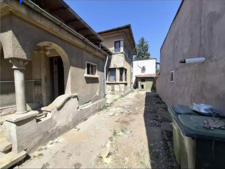 Vanzare 2 case sector 1 str.comana 36 si 38 - 2