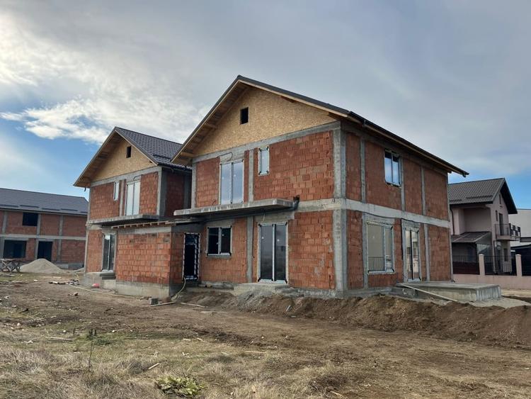 De vanzare vila individuala 5 camere zona noua Tunari - 8